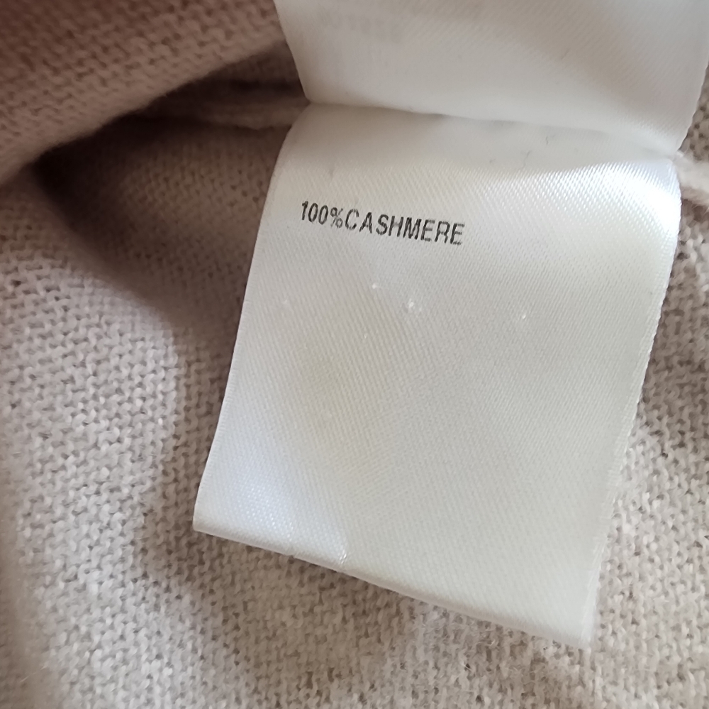 Aqua Cashmere Light Pink Turtleneck Sweater..No Tag. - Picture 6 of 7